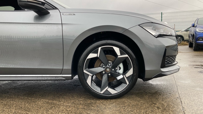 Skoda Superb 1.5 TSI e-TEC Sportline 5dr DSG Petrol Hatchback